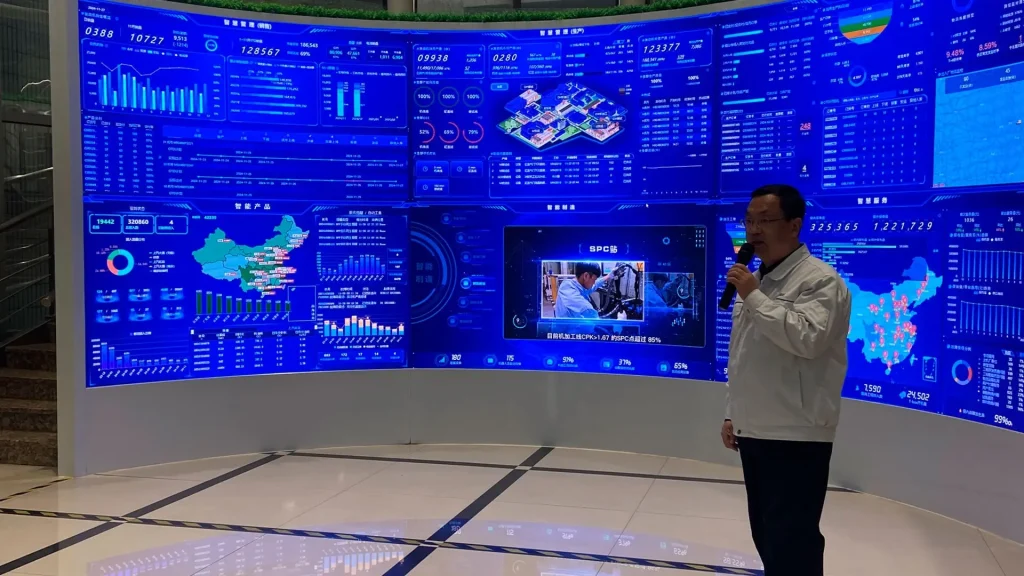 Funcionário dando palestra